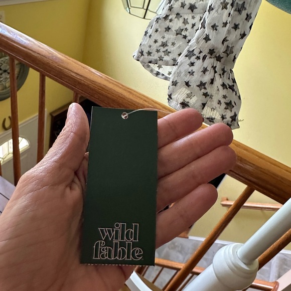 Sheer flowy star top NWT - Picture 6 of 7